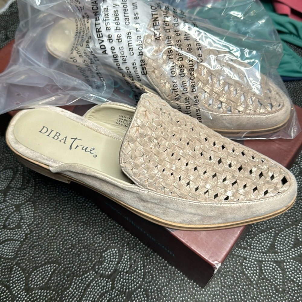 Diba true sandals